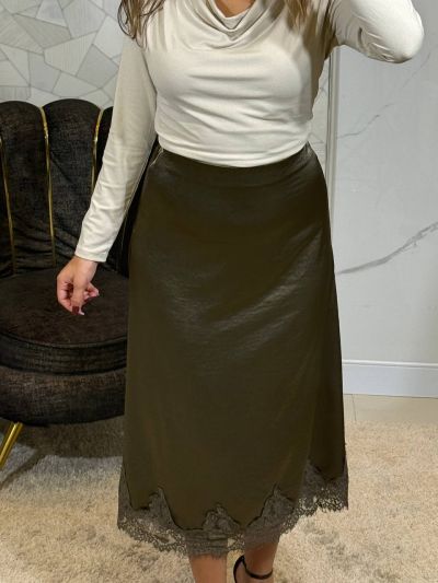 jupe satin avec dentelle   